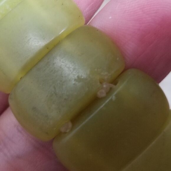 Vintage Green Bakelite Stretch Bead Bracelet - Picture 4 of 4